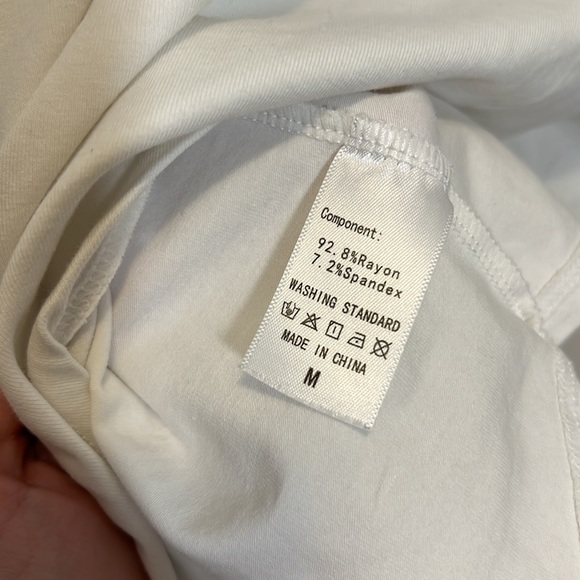 White NWOT bodysuit size m - Picture 3 of 3